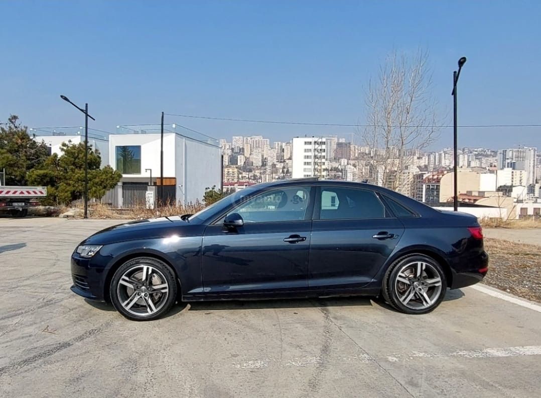 Audi A4 2017 — photo 2