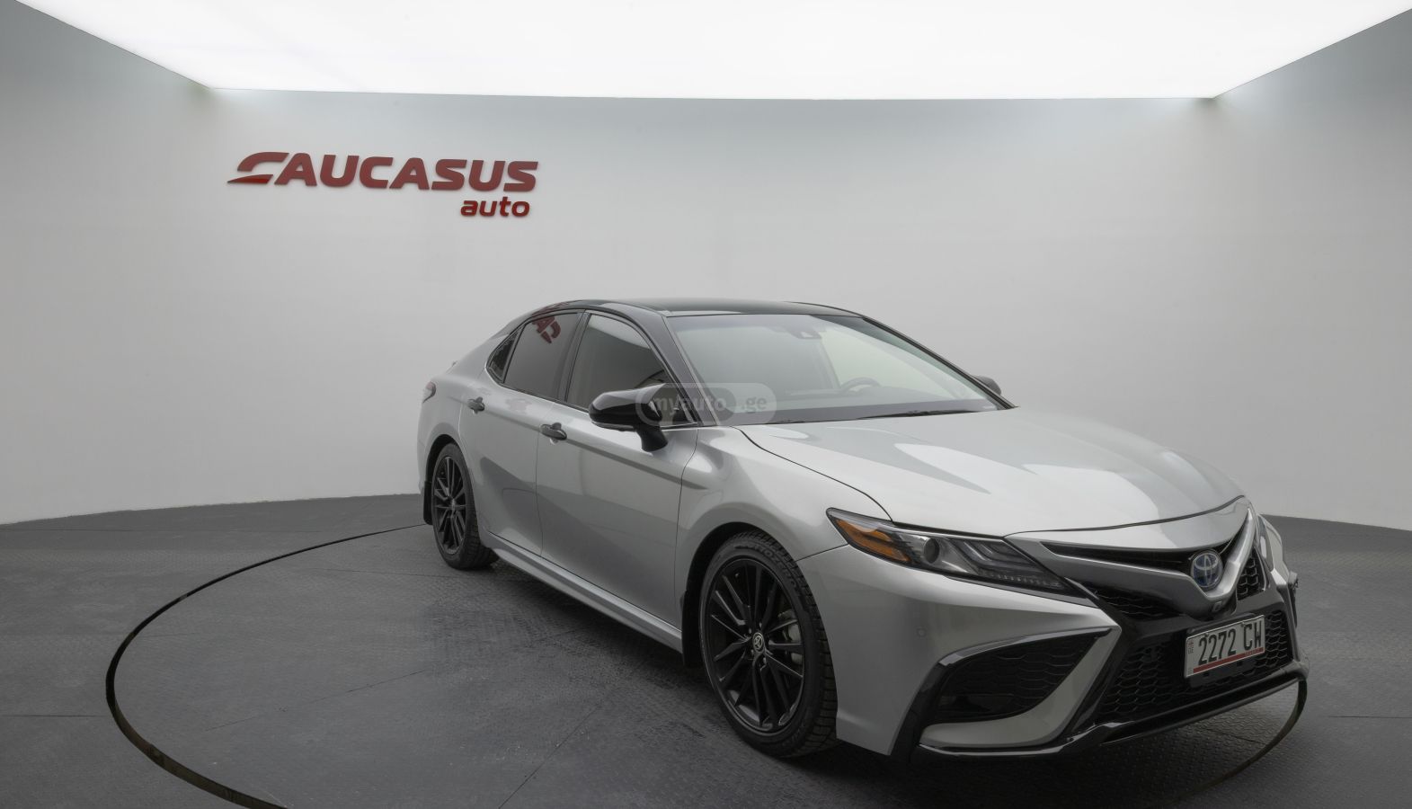 Toyota Camry 2022 — photo 2