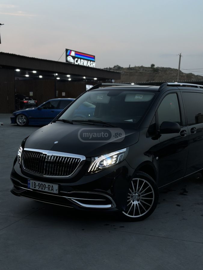 Mercedes-Benz Metris Passenger Van