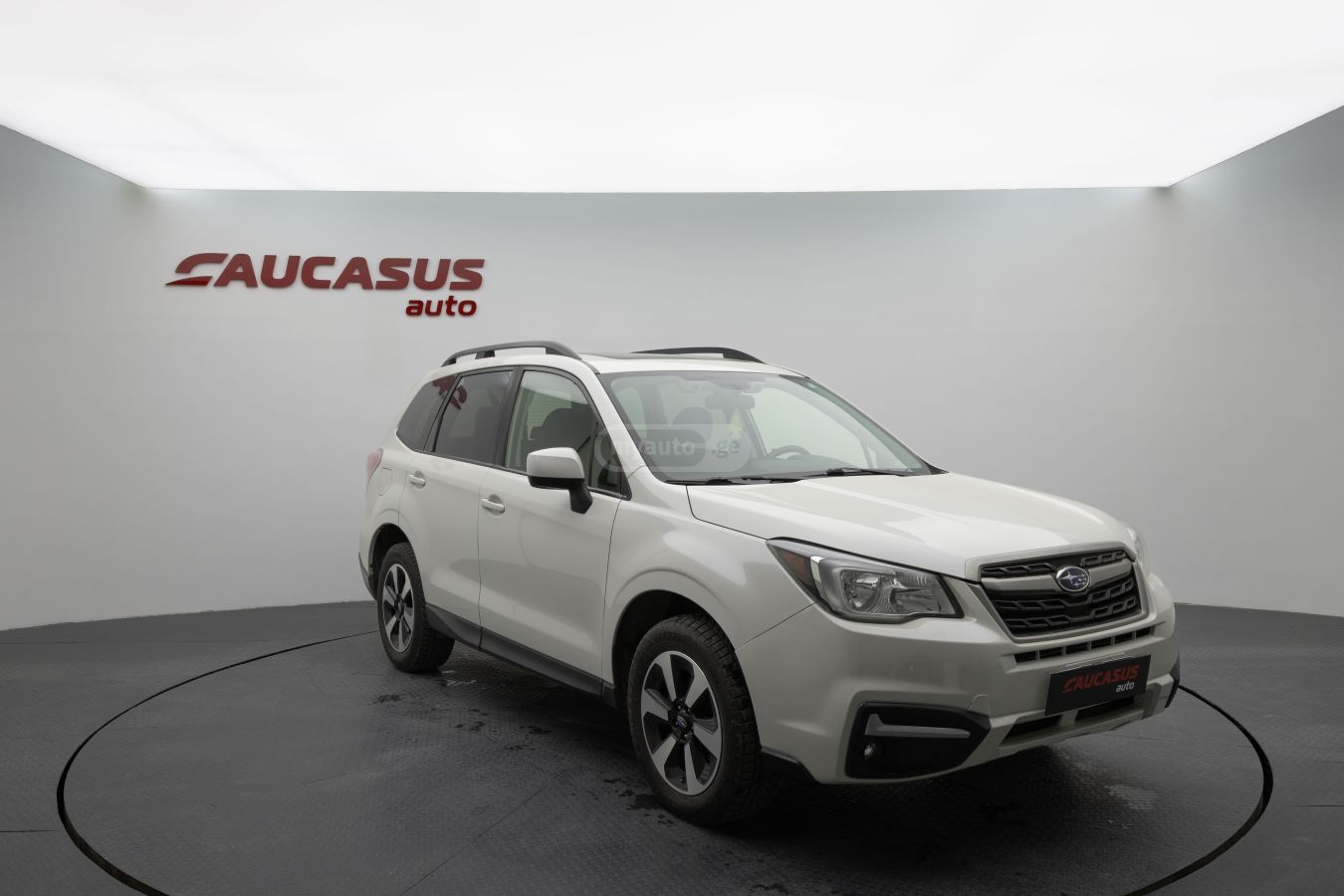 Subaru Forester 2018 — photo 2