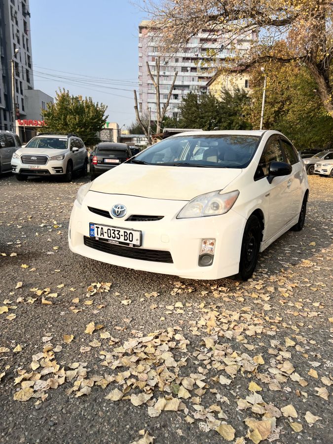 Toyota Prius 2010 — photo 2