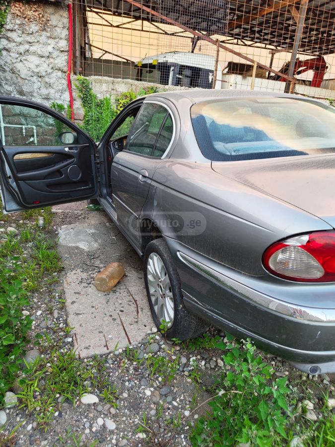 Jaguar X-Type 2004 — photo 2