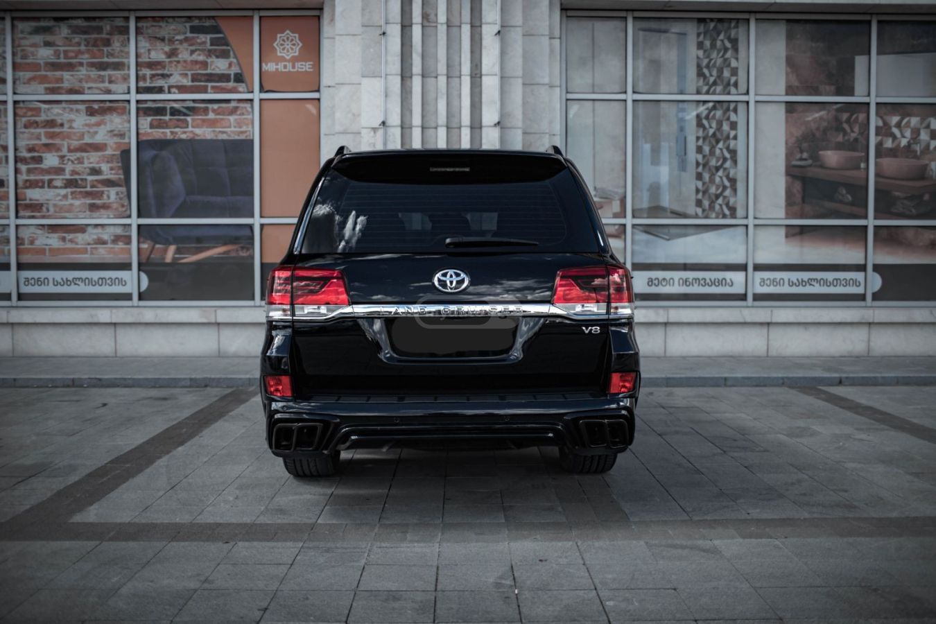 Toyota Land Cruiser 2018 — photo 2