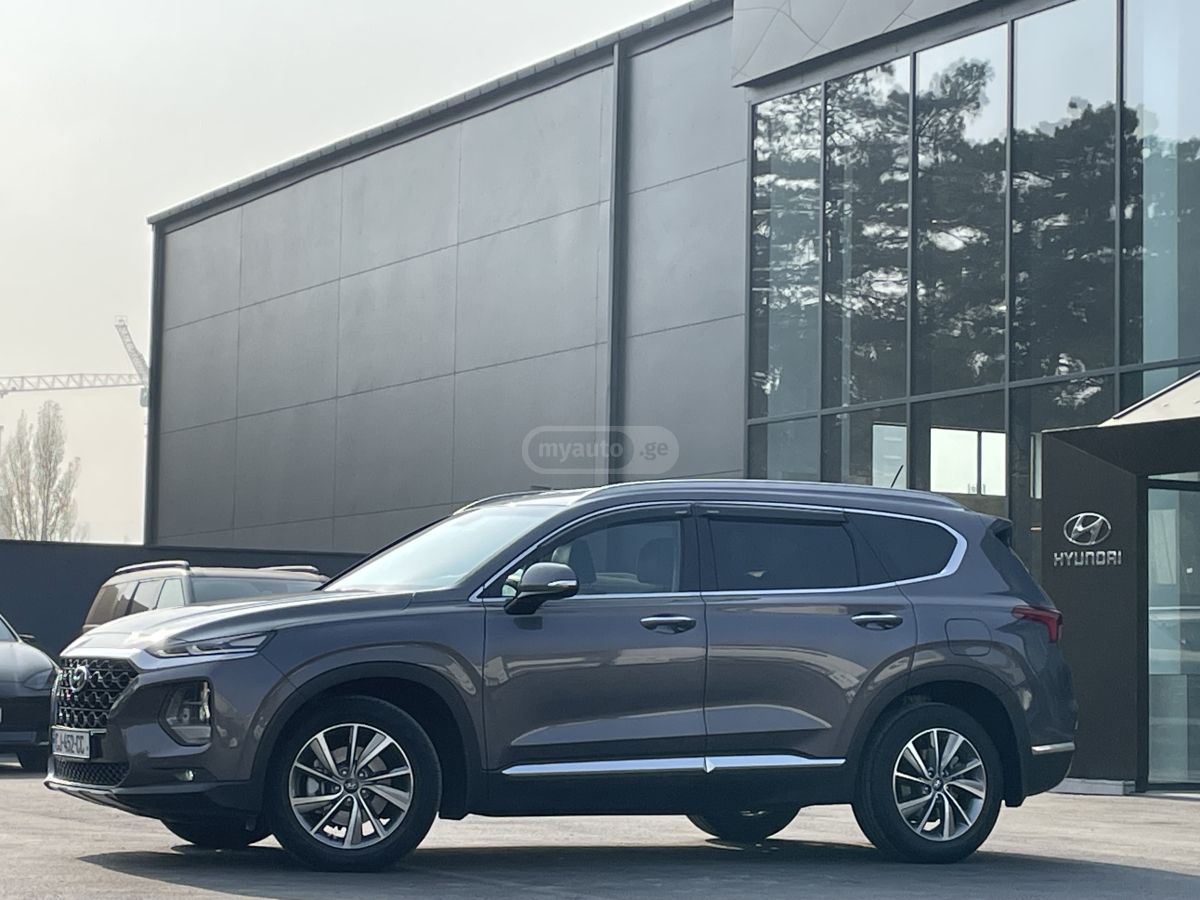 Hyundai Santa FE 2018 — photo 2