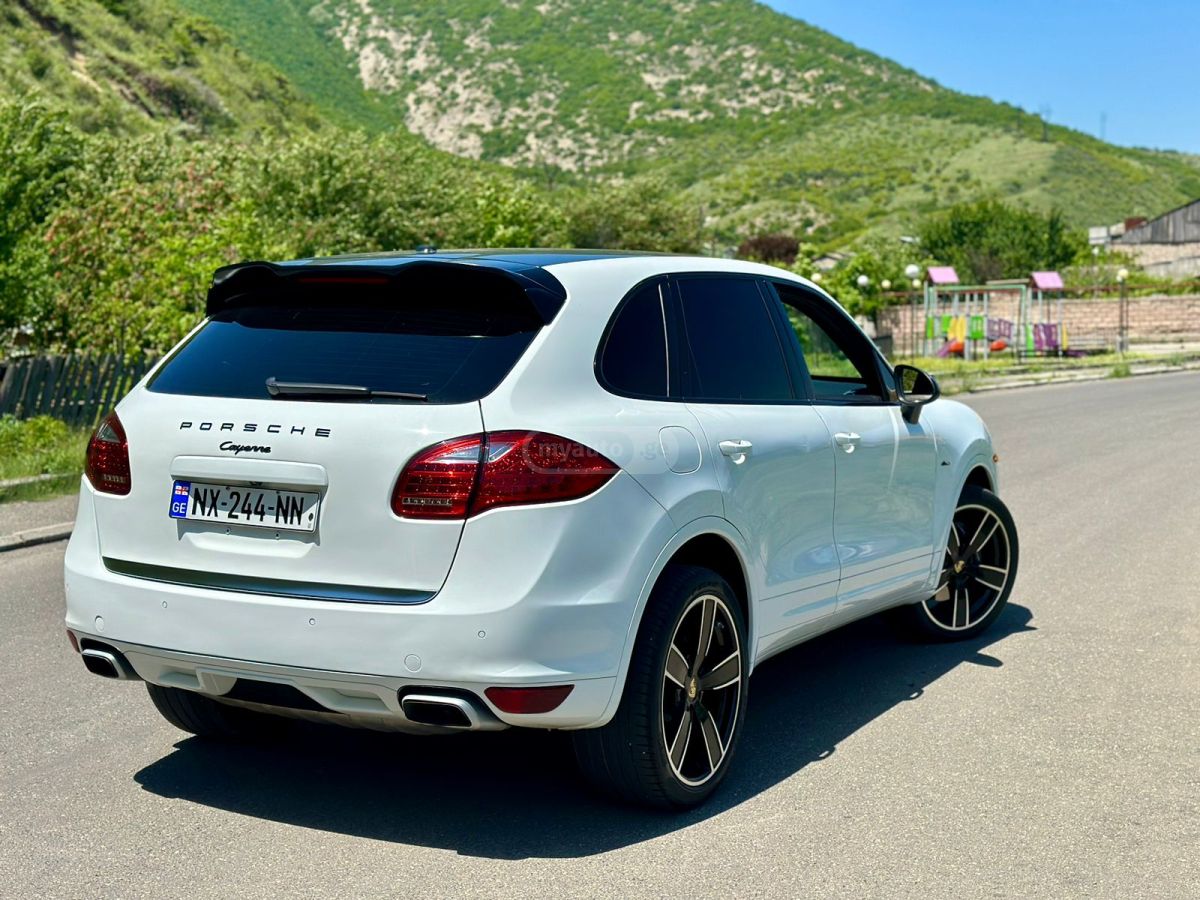 Porsche Cayenne 2013 — photo 2