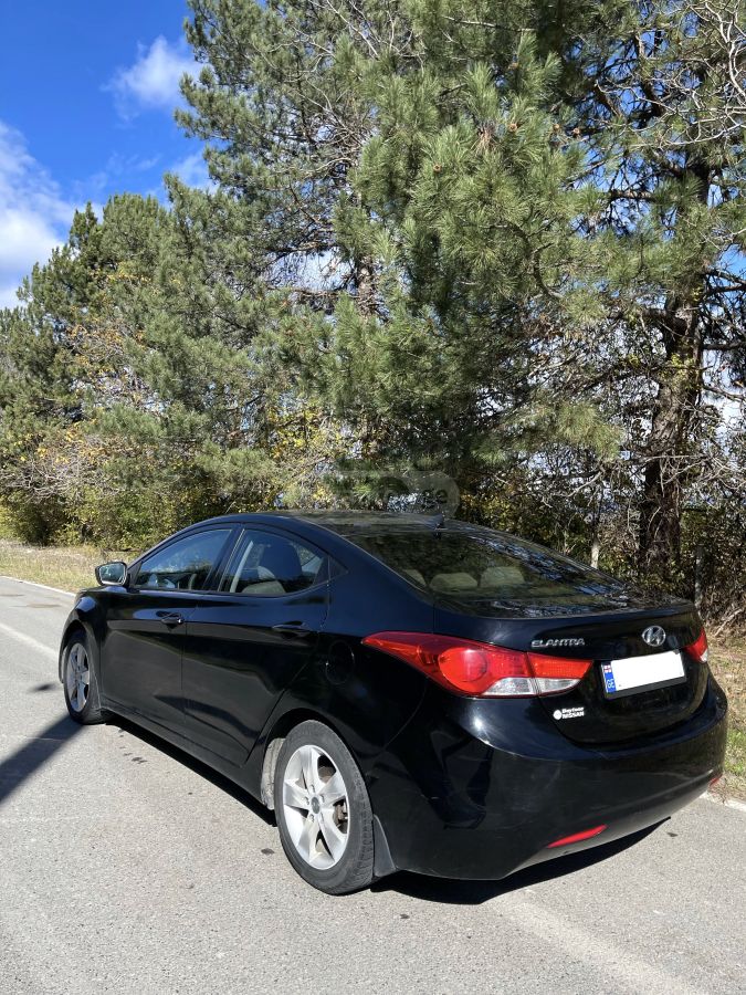Hyundai Elantra 2013 — photo 2
