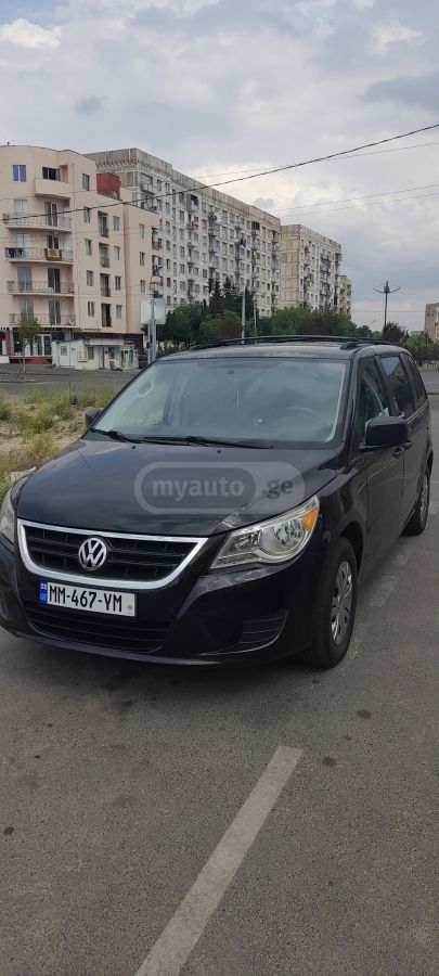 Volkswagen Routan 2011 — photo 2