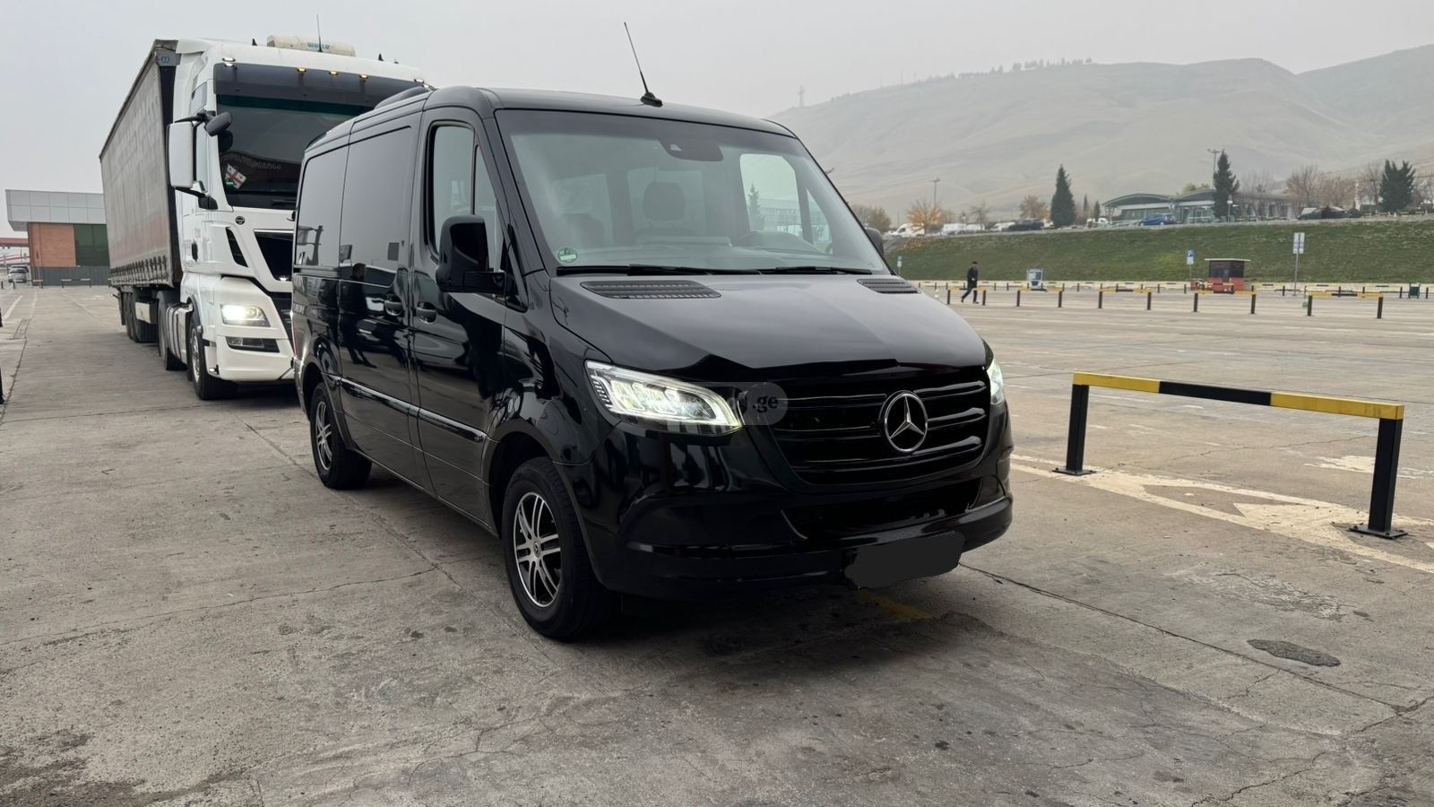 Mercedes-Benz Viano 2024 — photo 2