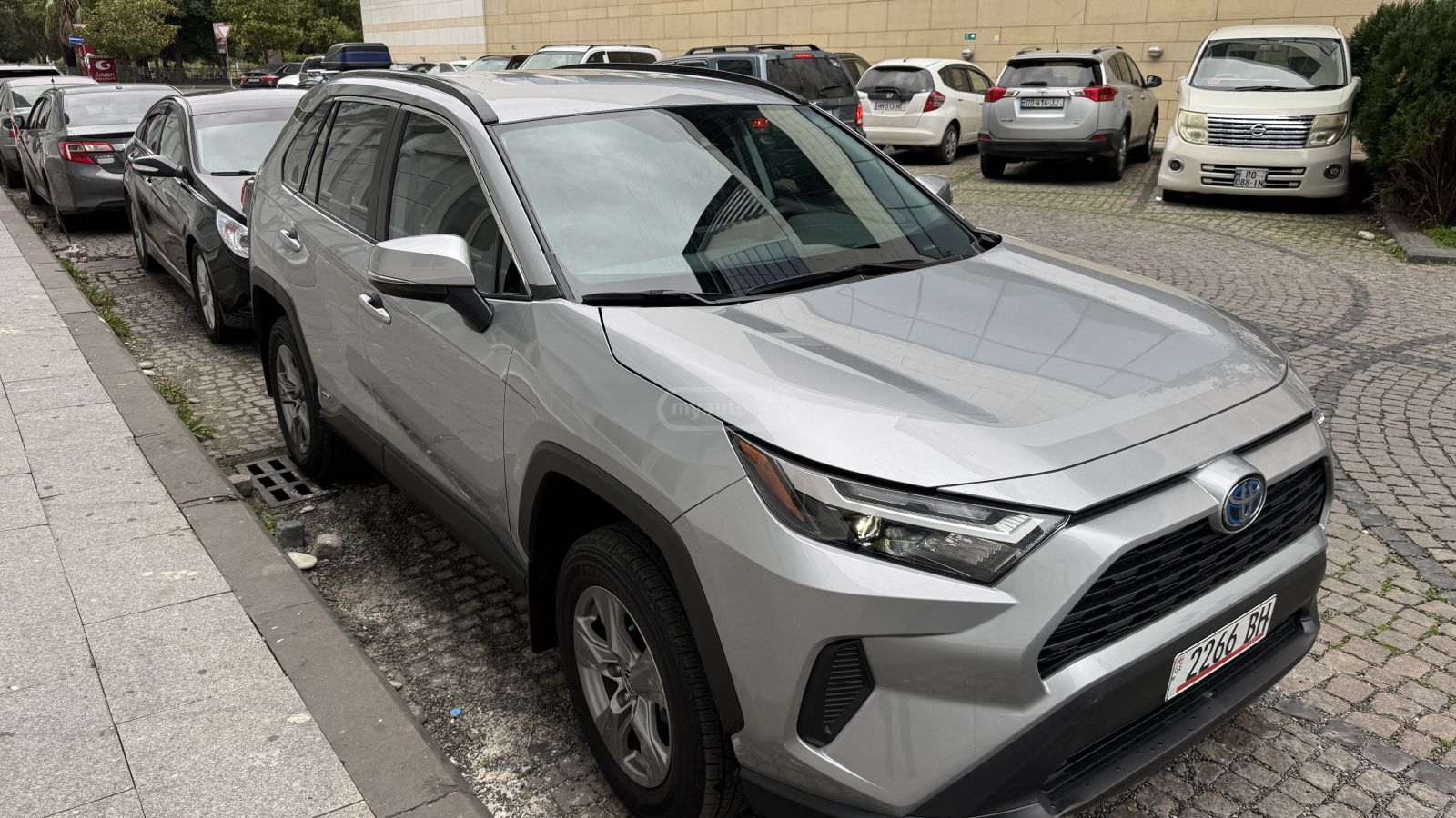 Toyota RAV 4 2024 — photo 2
