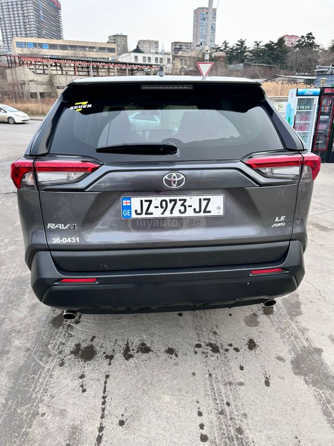 Toyota RAV4 2023 — photo 2
