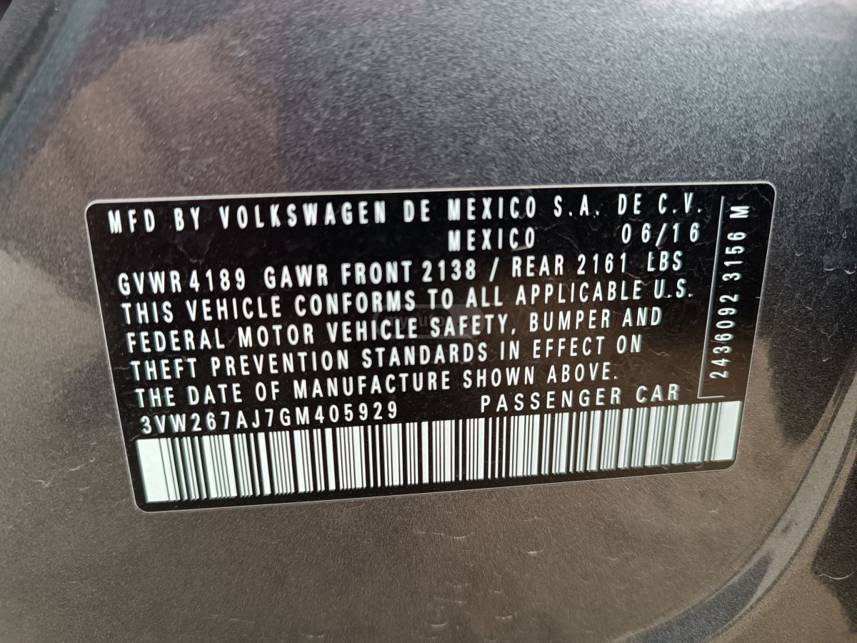 Volkswagen Jetta 2016 — photo 2