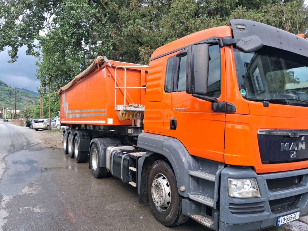 Isuzu TGS 2010 — photo 2