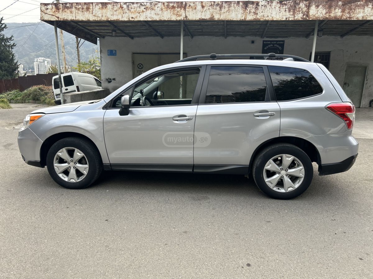Subaru Forester 2015 — photo 2