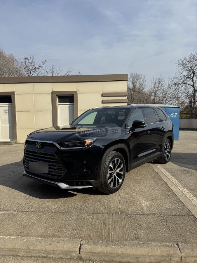 Toyota Grand Highlander 2023 — photo 2