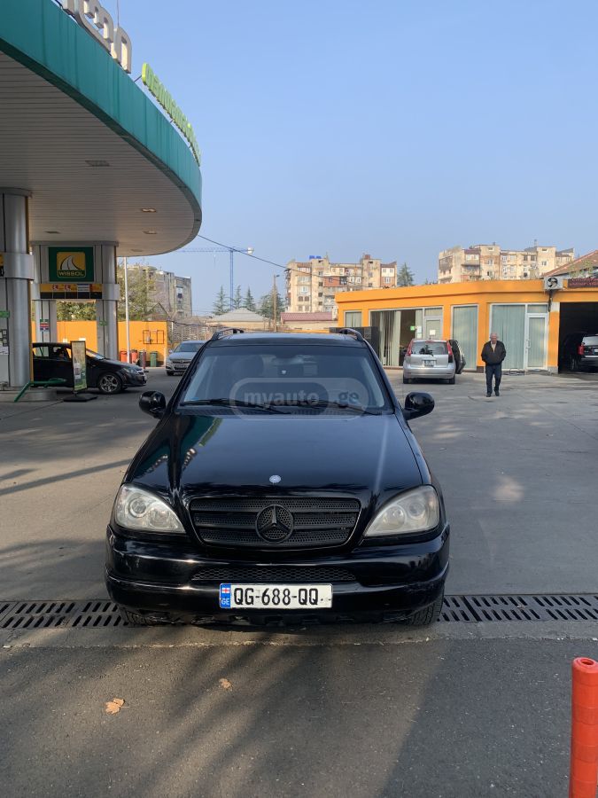 Mercedes-Benz ML 350 2001 — photo 2