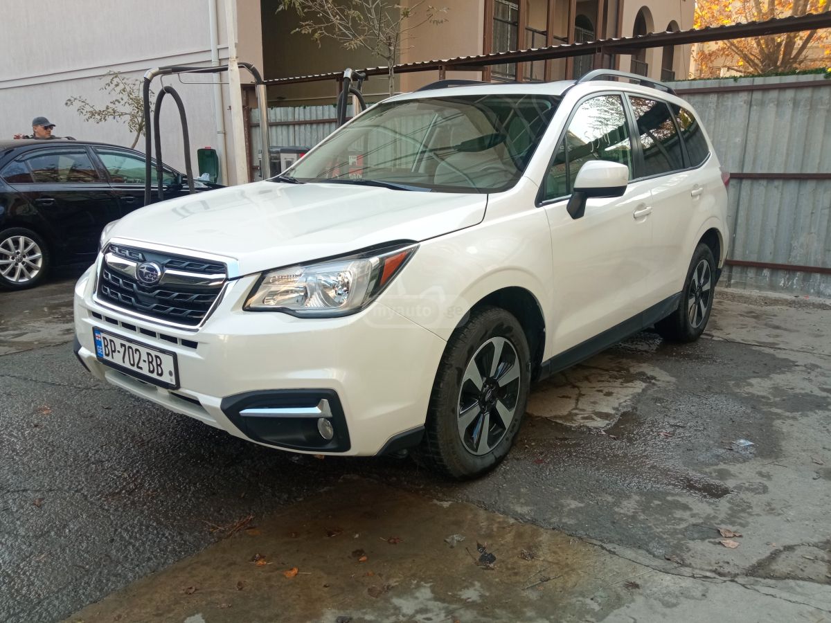 Subaru Forester 2018 — photo 2