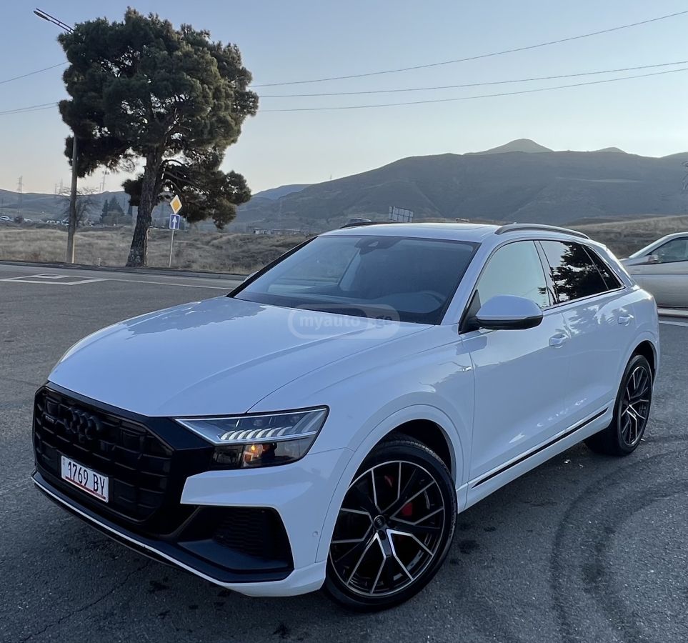 Audi Q8