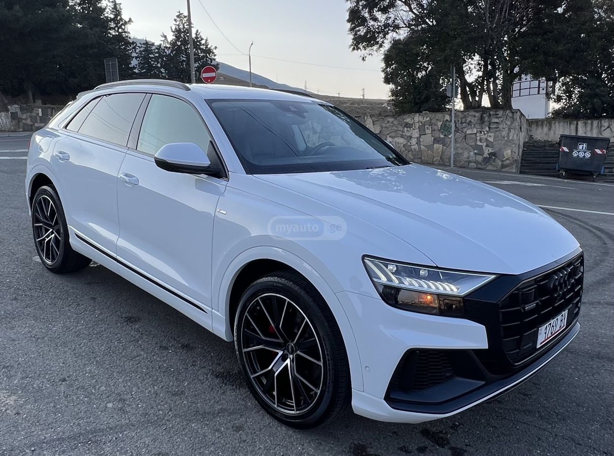 Audi Q8 2023 — photo 2