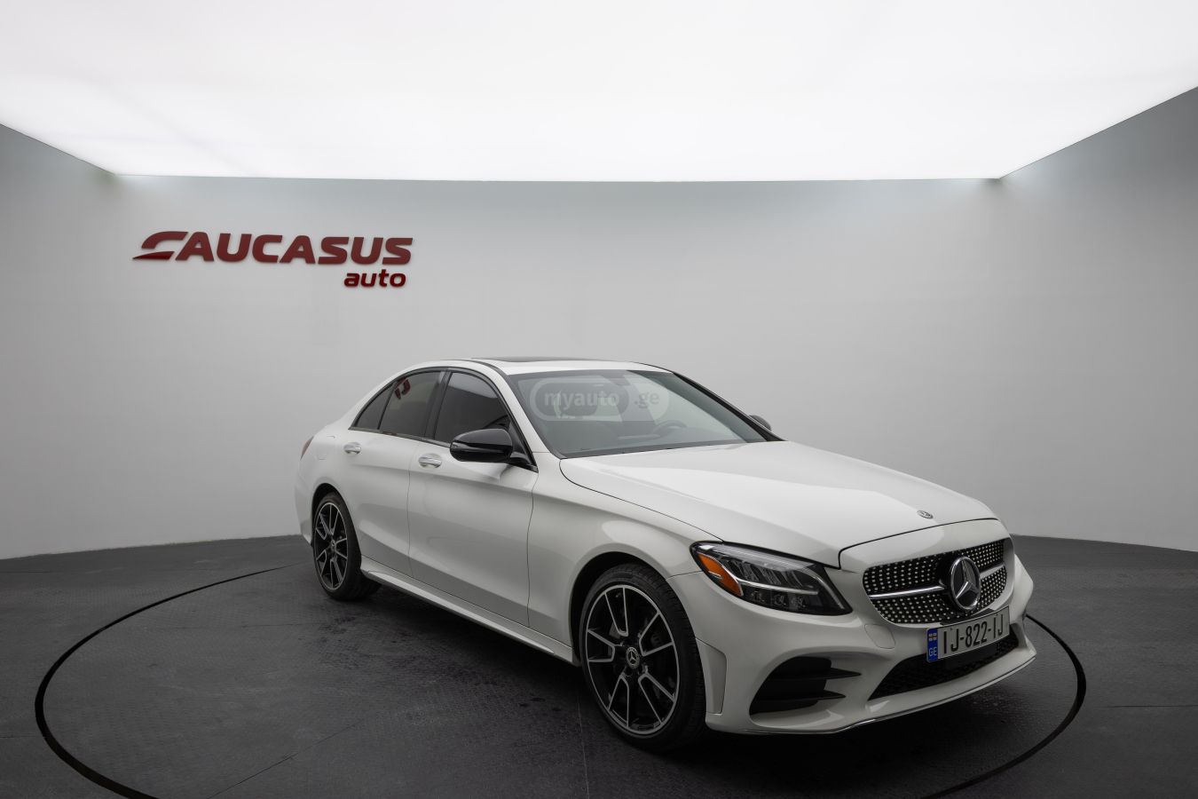Mercedes-Benz C 300 2019 — photo 2