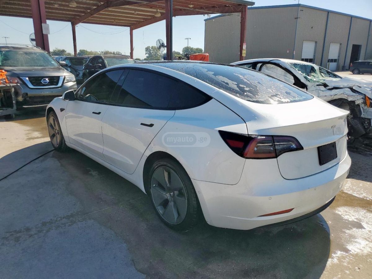 Tesla Model 3 2021 — photo 2