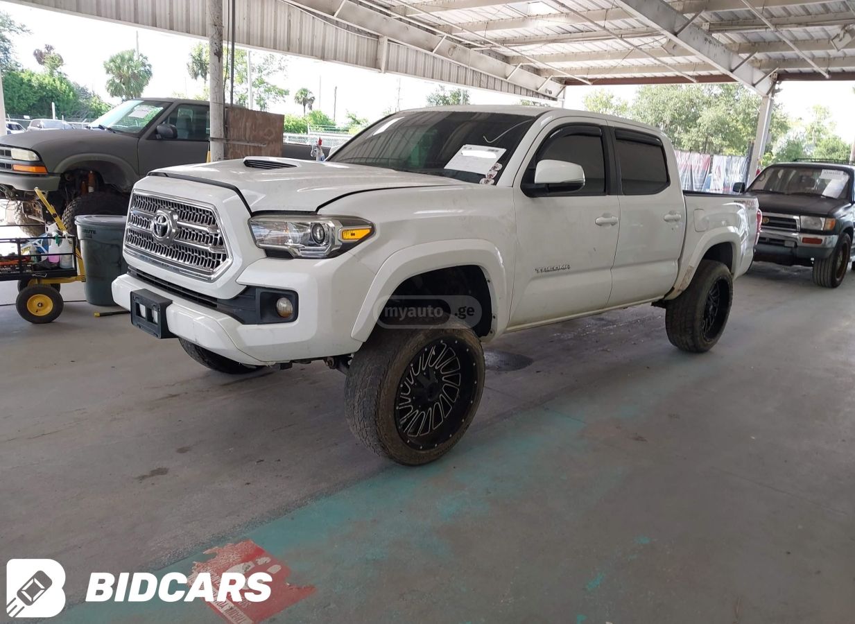 Toyota Tacoma 2016 — photo 2