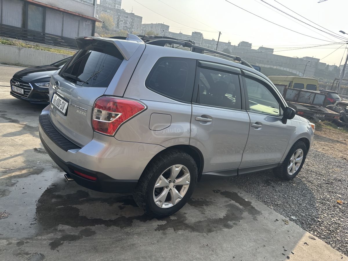 Subaru Forester 2016 — photo 2