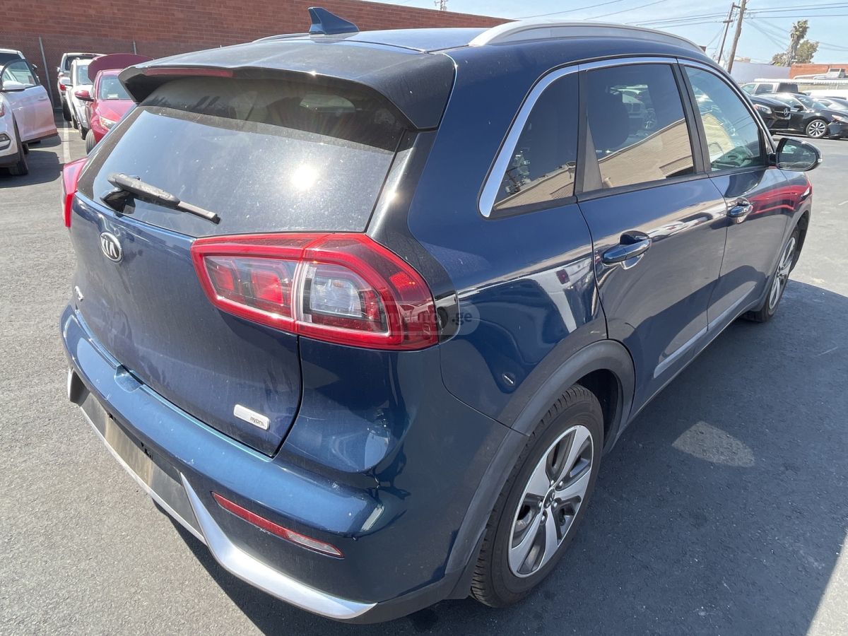 Kia Niro 2017 — photo 2