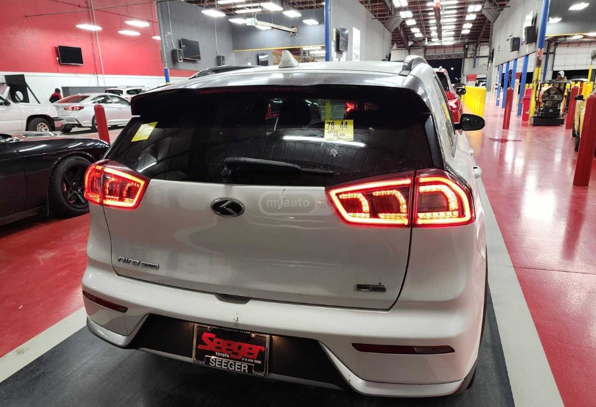 Kia Niro 2019 — photo 2