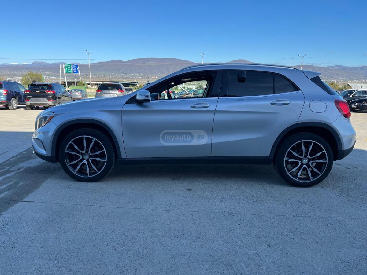 Mercedes-Benz GLA 250