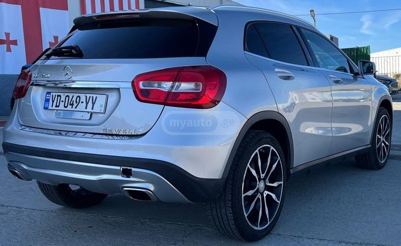 Mercedes-Benz GLA 250 2016 — photo 2