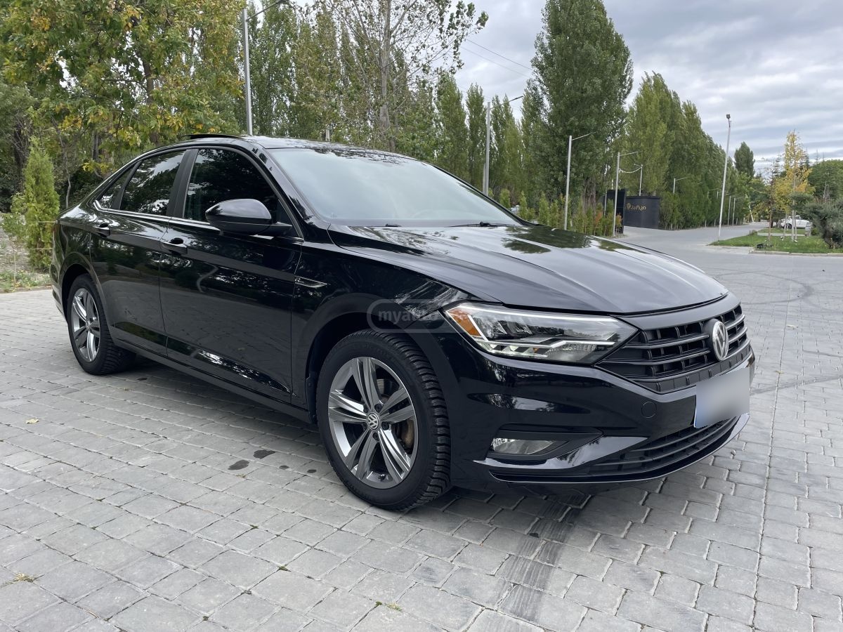 Volkswagen Jetta 2019 — photo 2