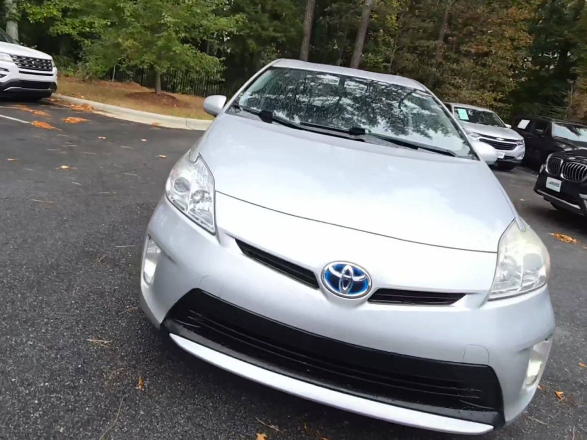 Toyota Prius 2013 — photo 2