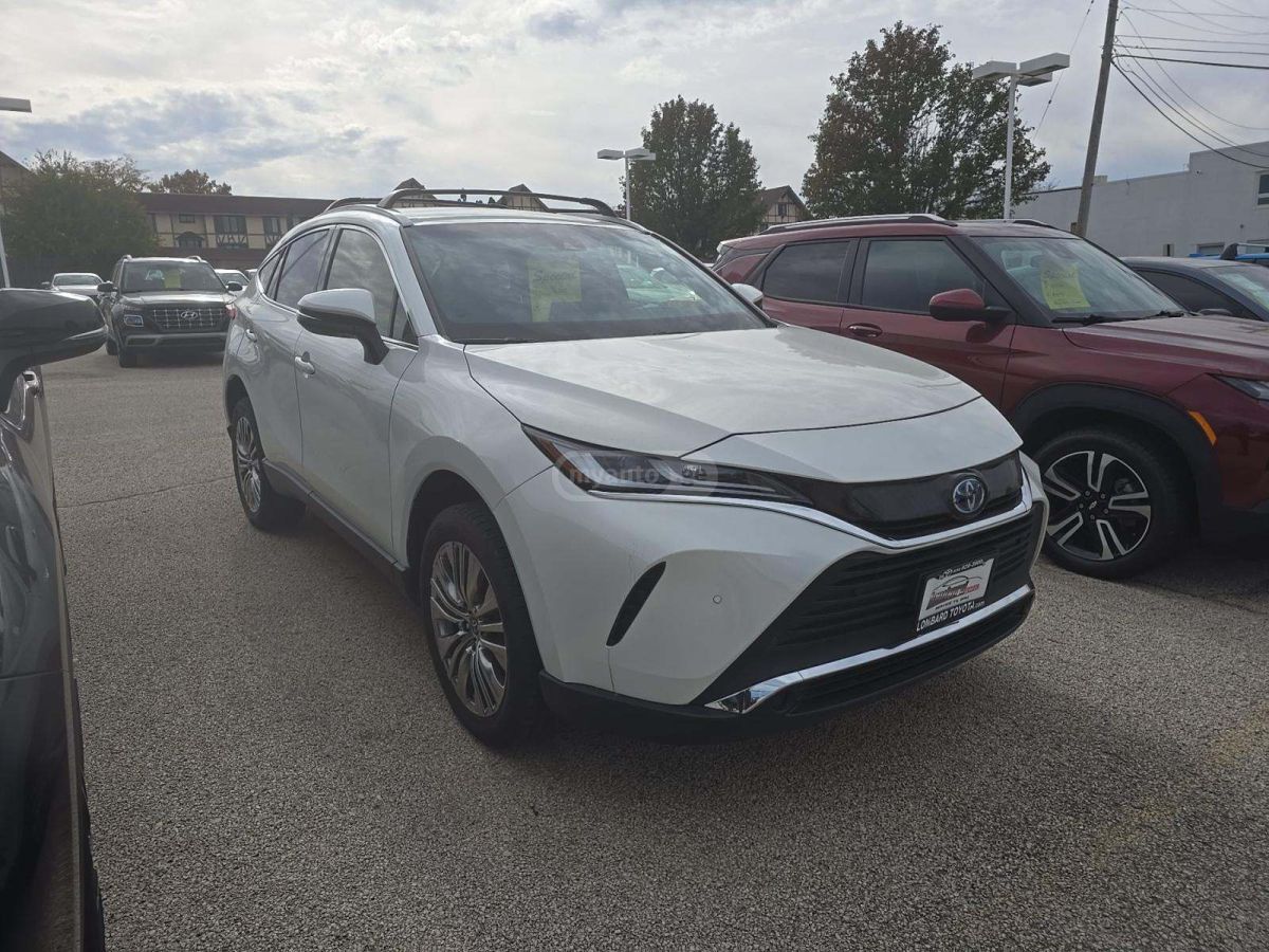 Toyota Venza 2022 — photo 2
