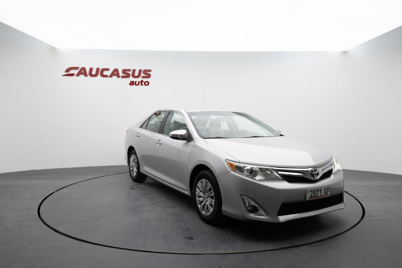Toyota Camry 2013 — photo 2