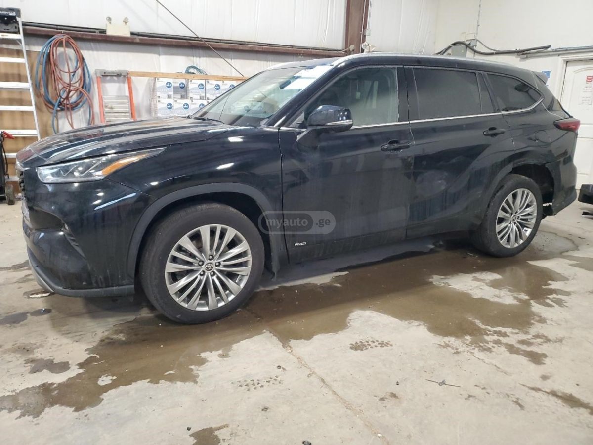 Toyota Highlander 2024 — photo 2