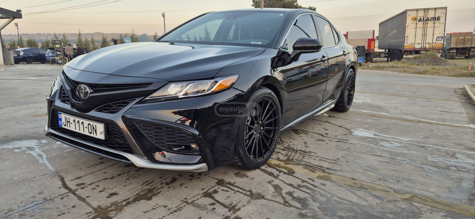 Toyota Camry 2019 — photo 2