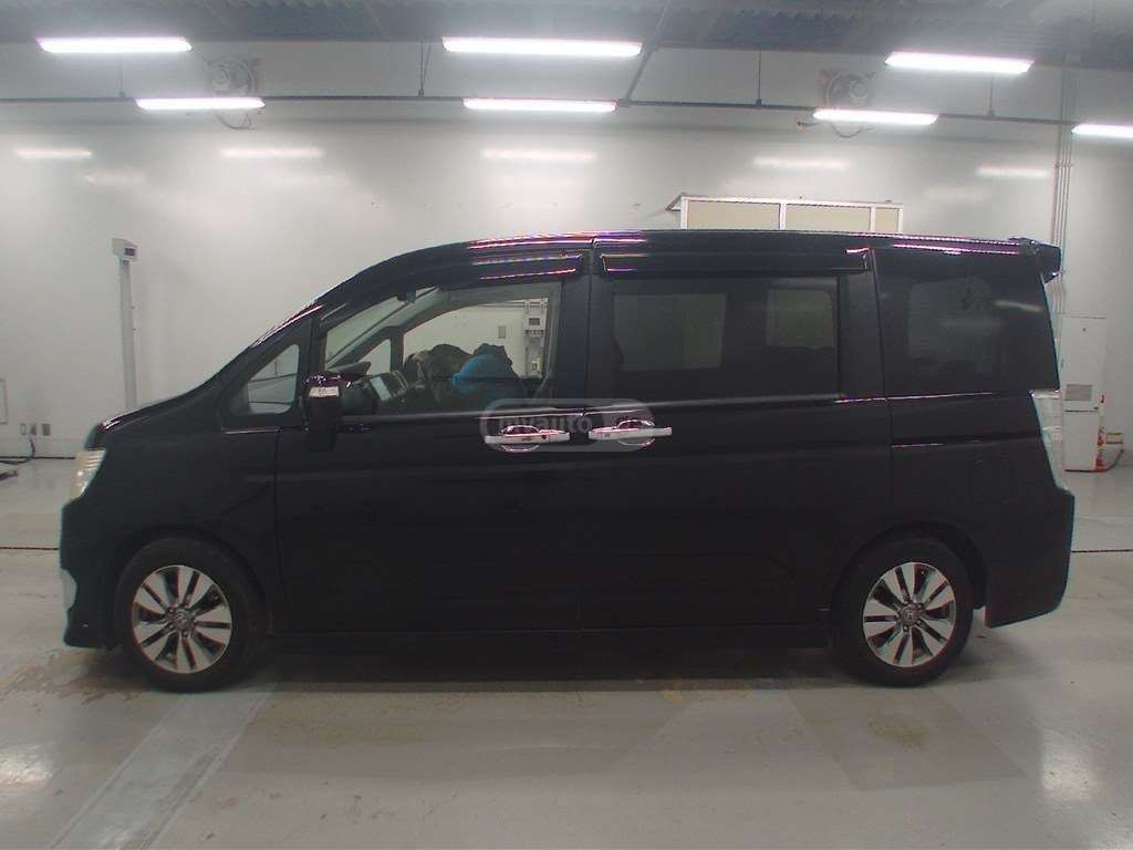 Honda Step Wagon 2015 — photo 2