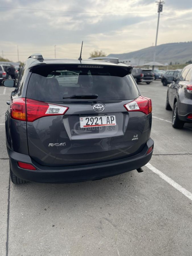 Toyota RAV4 2015 — photo 2