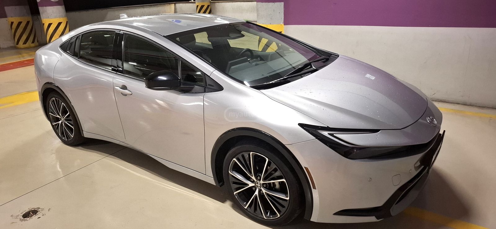 Toyota Prius 2023 — photo 2