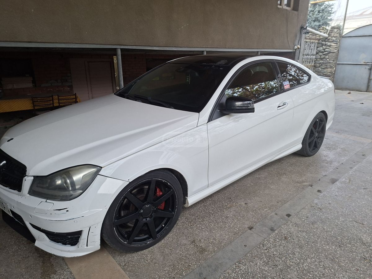 Mercedes-Benz C 350 2013 — photo 2