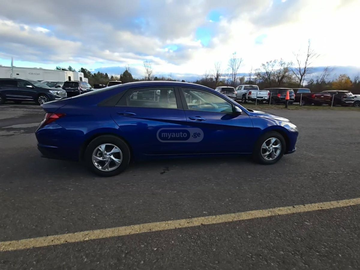 Hyundai Elantra 2022 — photo 2