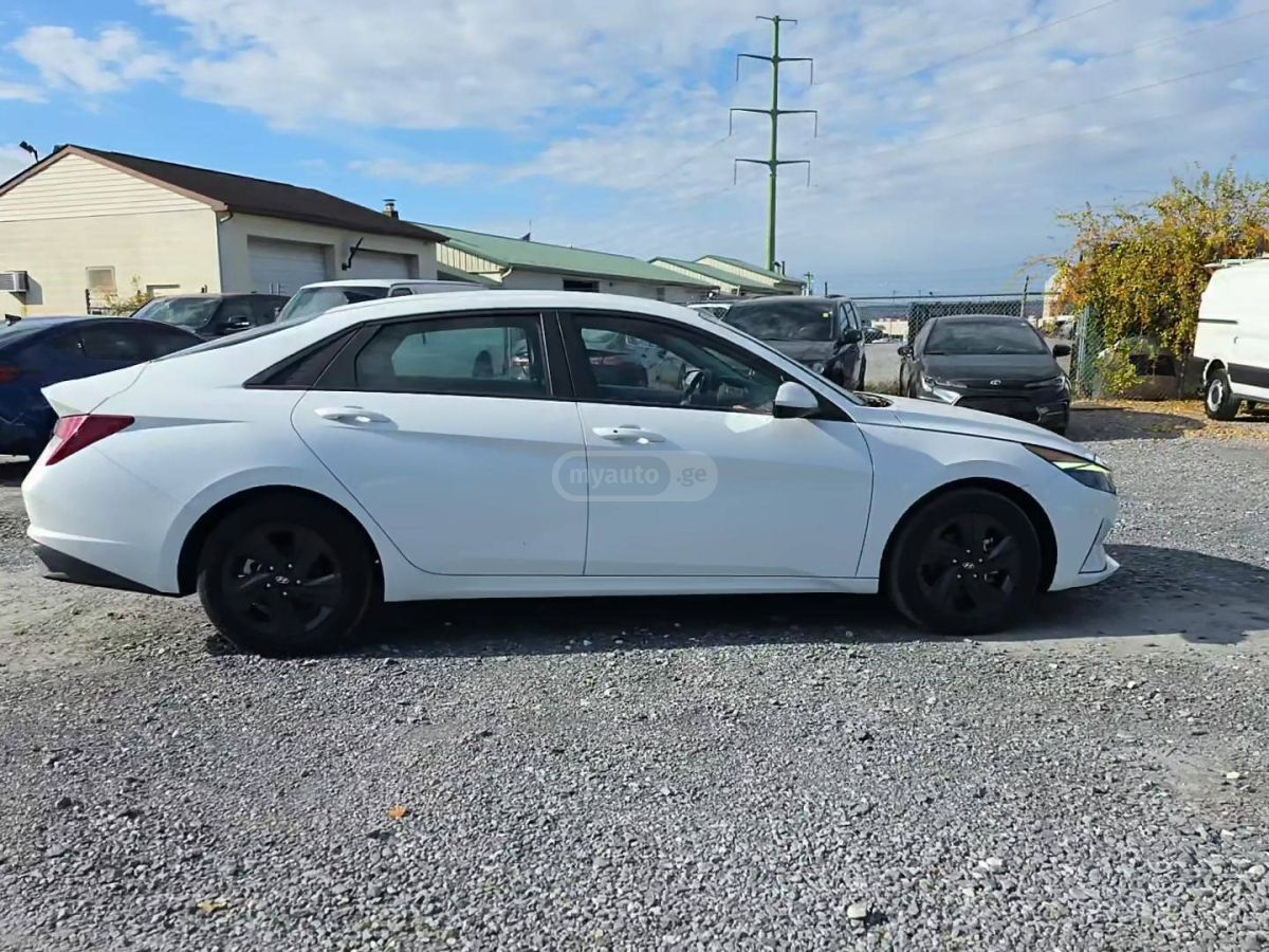 Hyundai Elantra 2021 — photo 2