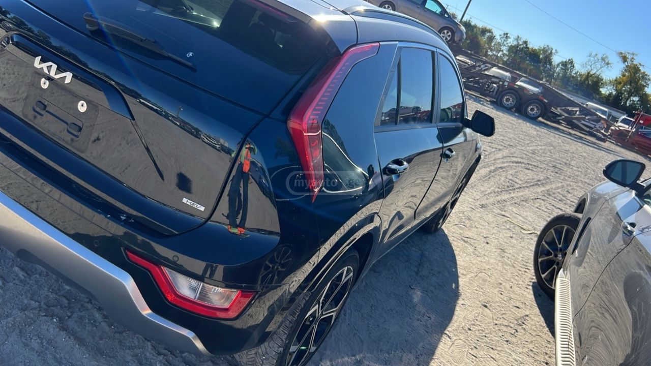 Kia Niro 2023 — photo 2
