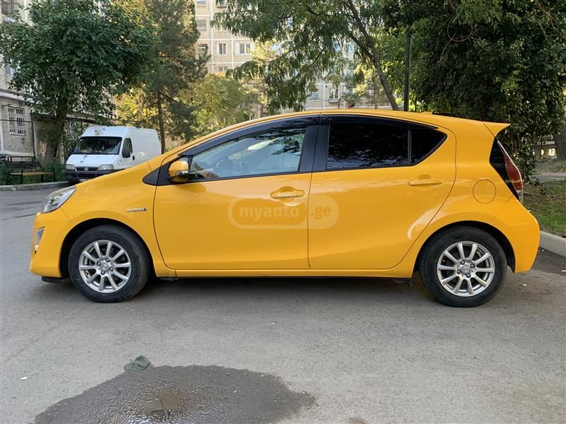 Toyota Aqua 2015 — photo 2