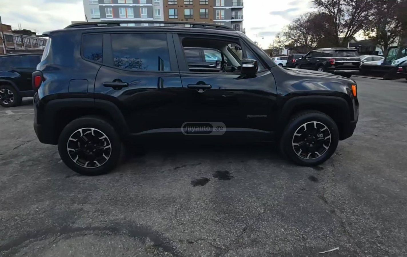 Jeep Renegade 2023 — photo 2