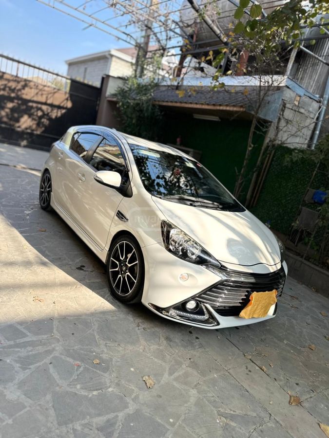 Toyota Aqua 2015 — photo 2