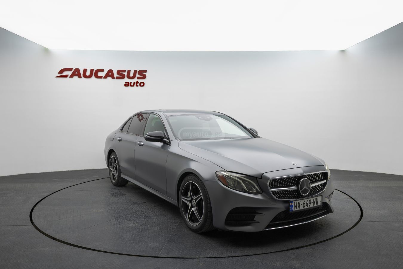 Mercedes-Benz E 300 2019 — photo 2
