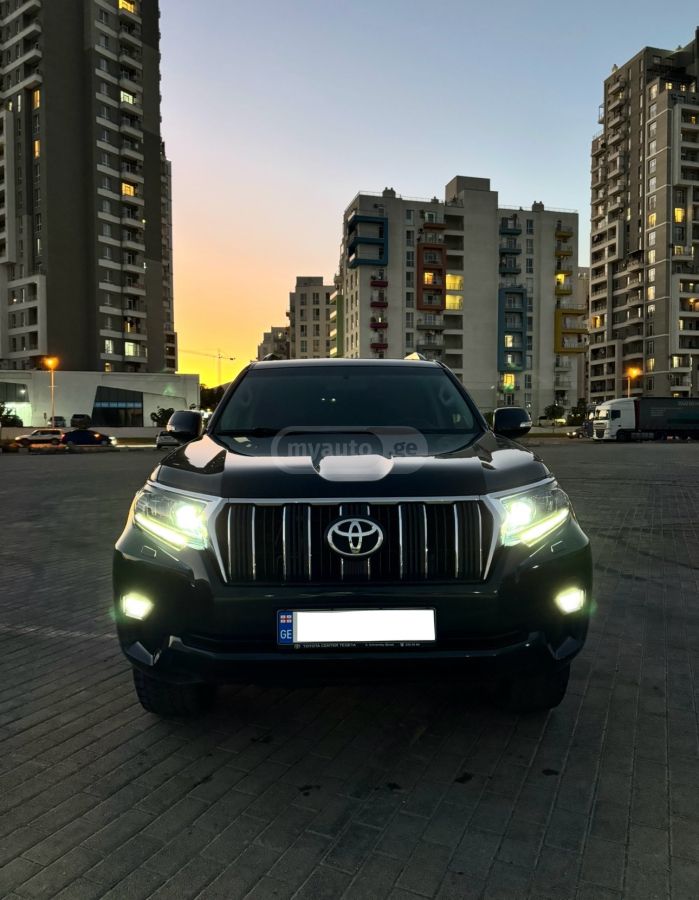 Toyota Land Cruiser Prado 2018 — photo 2
