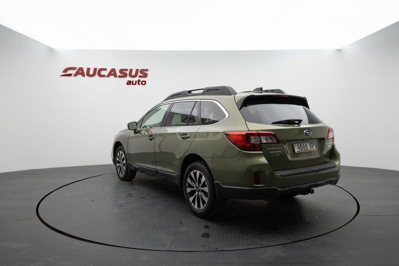 Subaru Outback 2017 — photo 2
