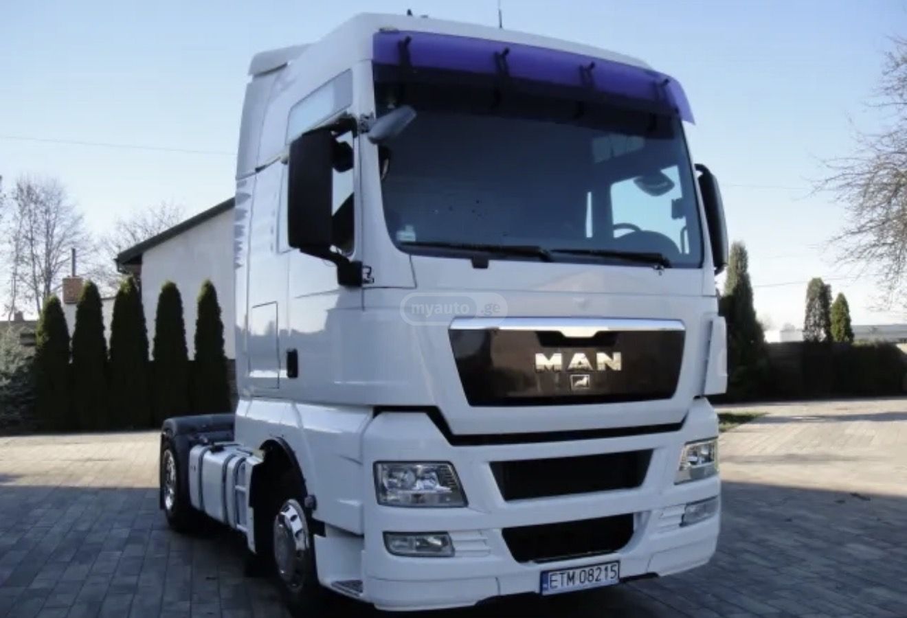 Isuzu TGX